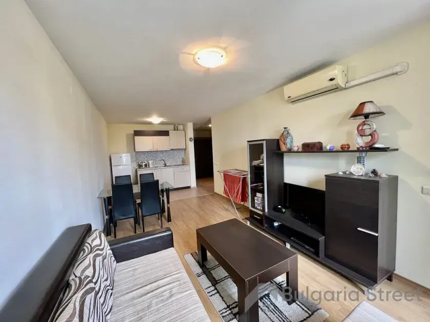 sofa, stolik, segment pokojowy, aneks kuchenny