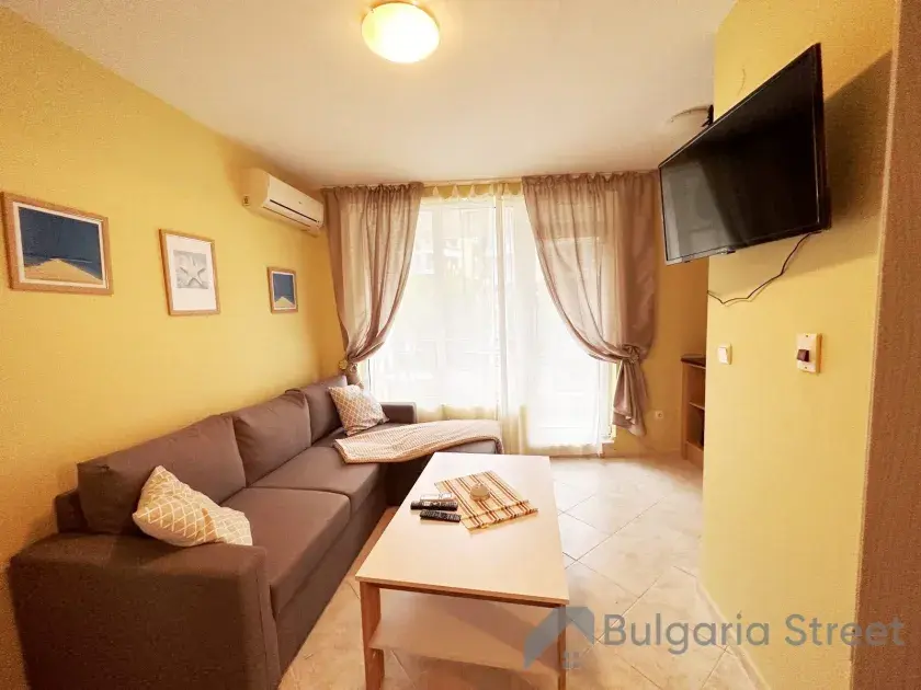 sofa, stolik, telewizor