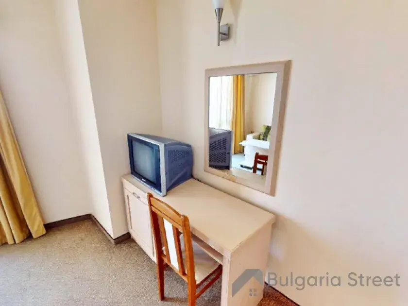 lustro i telewizor