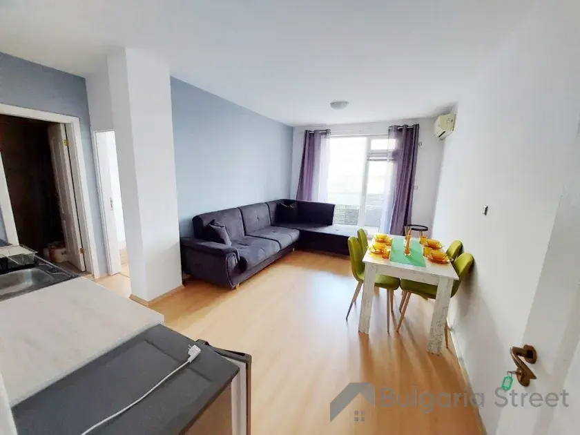 sofa narożna, stolik, krzesła