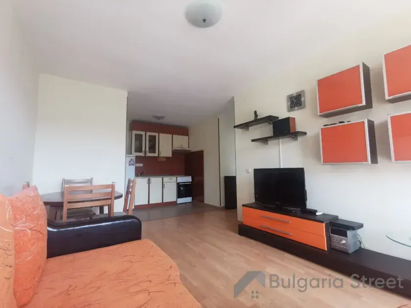 sofa narozna, telewizor