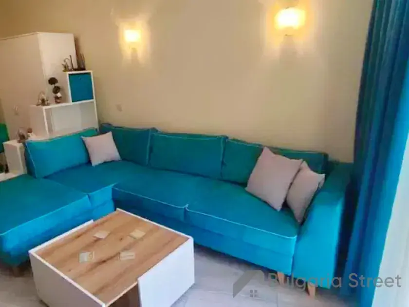 Sofa i Stolik