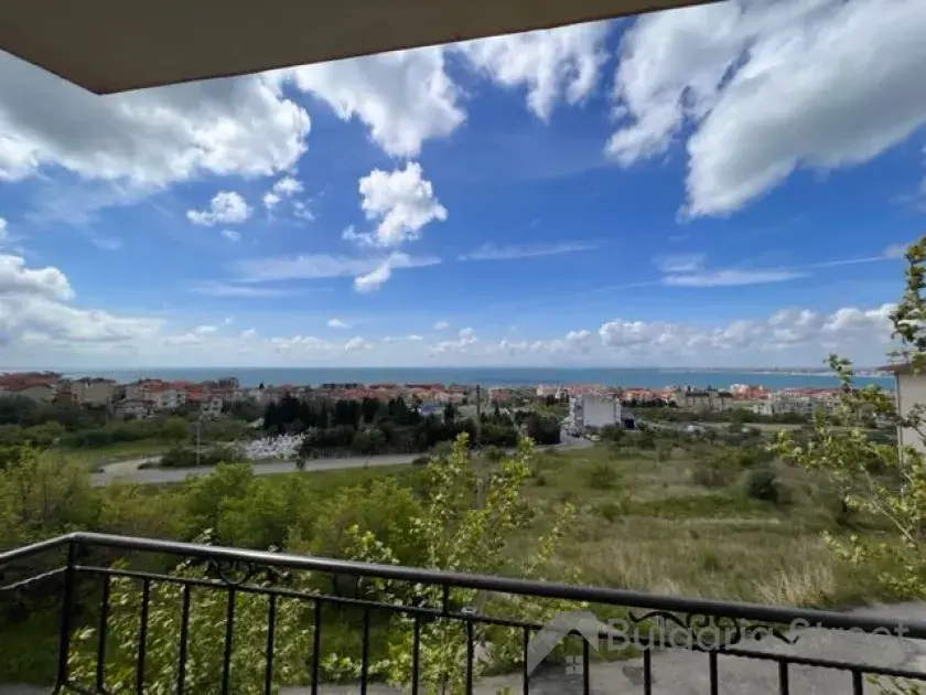 widok na morze z tarasu