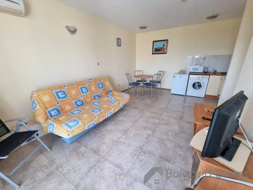 sofa, telewizor