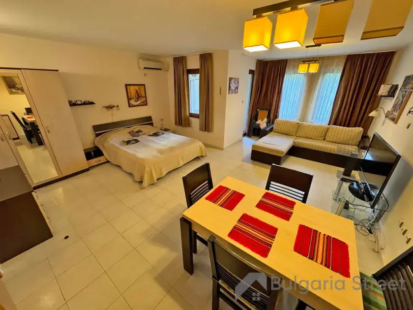 Przestrzenny apartament w kompleksie Shato Nessebar