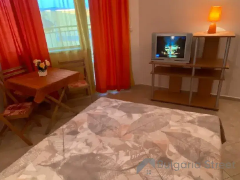 balkon z widokiem na basen