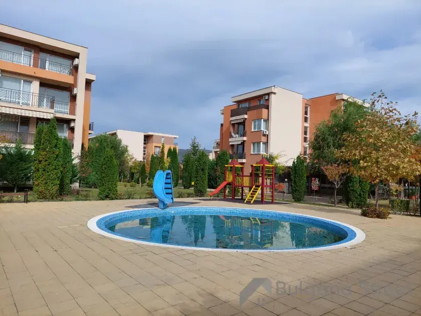 plac zabaw dla dzieci, basen