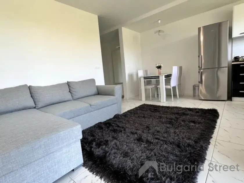 Sofa i lodówka