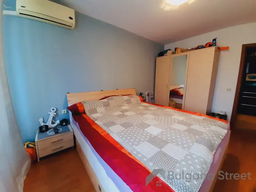 szafa, łóżko