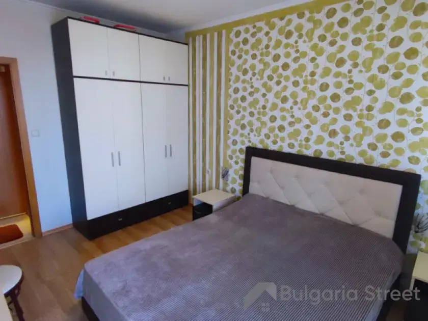 łóżko, szafa