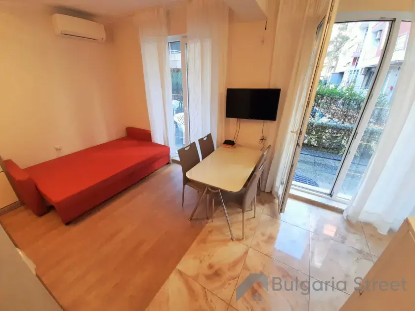 sofa i telewizor