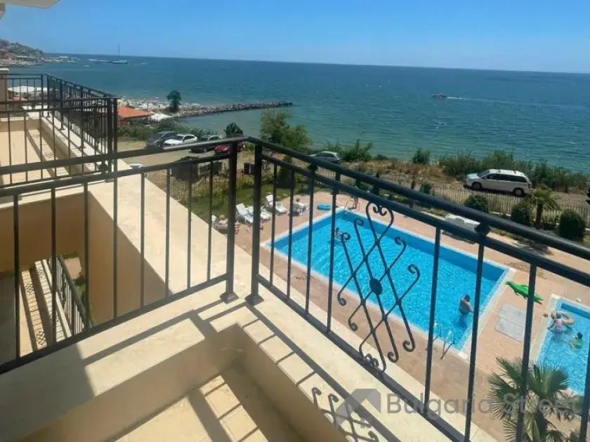 Widok na morze z tarasu w kompleksie Ipanema
