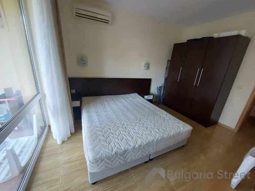 szafa, łóżko