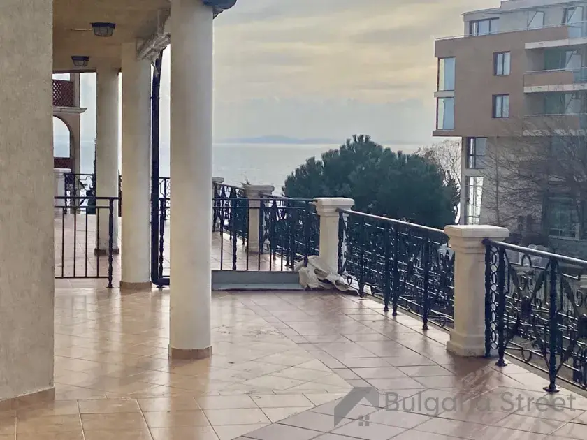 Taras z widokiem na morze