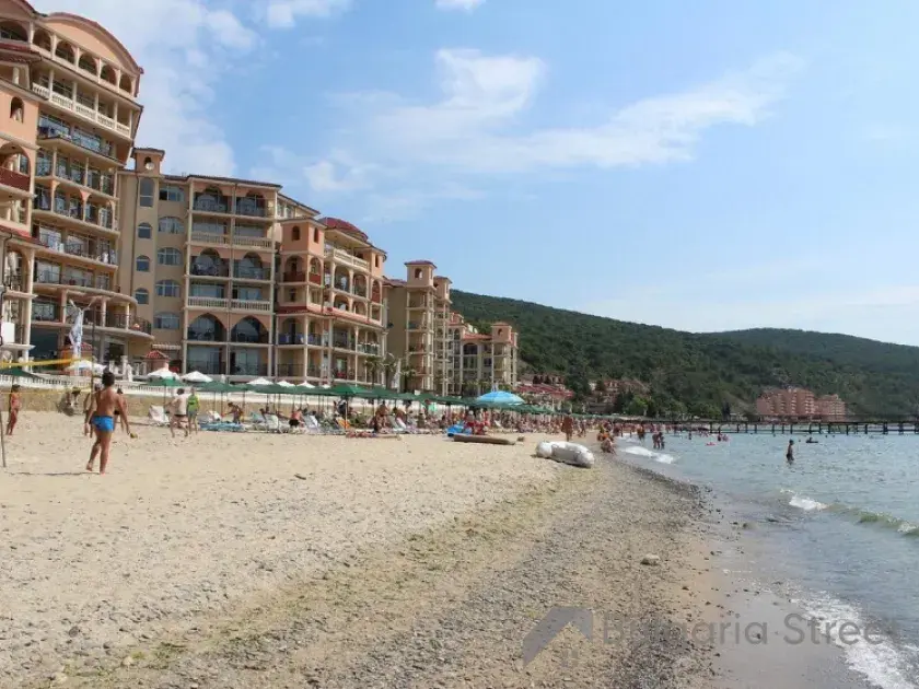 Plaża przed kompleksem