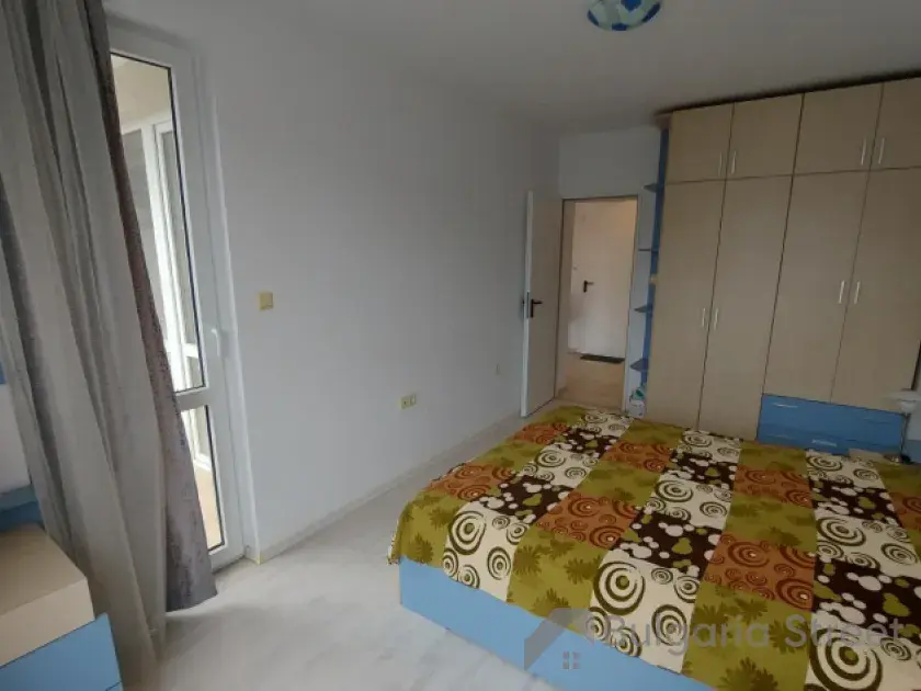 szafa, łóżko