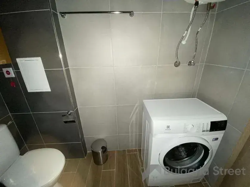 Pralka i sedesu w łazience