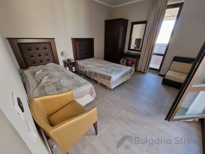 Dwa łóżka w drugiej sypialni