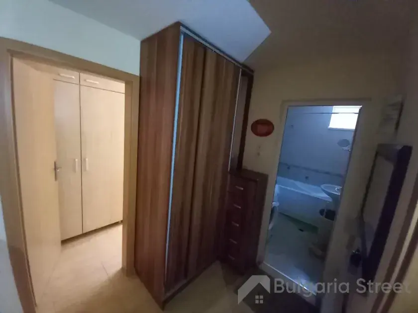Lodówka i szafa