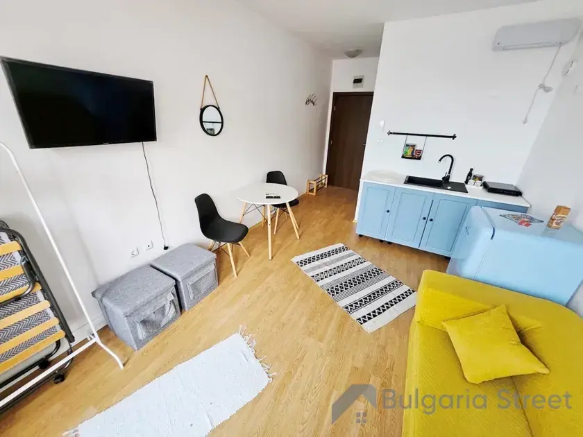 Telewizor i kanapa