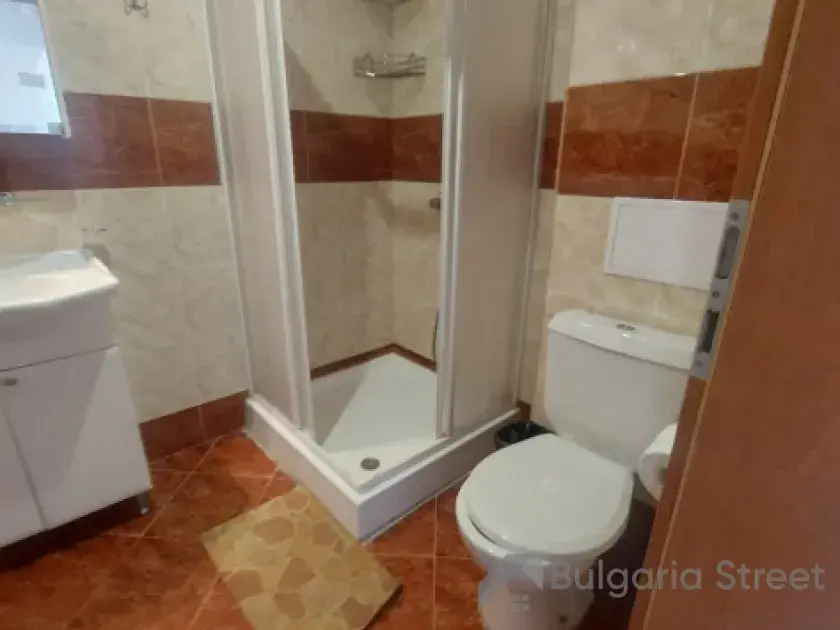 Kabina prysznicowej i sedes