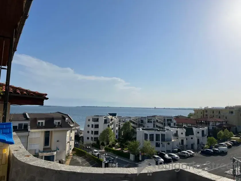 Widok na morze z tarasu