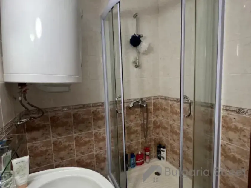 Kabina prysznicowa i bojler
