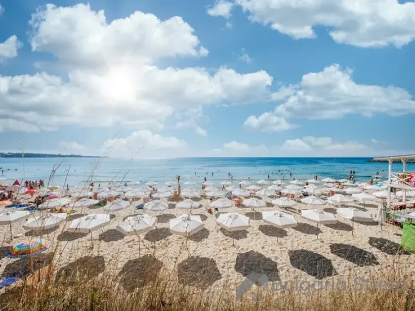 Leżaki na plaży