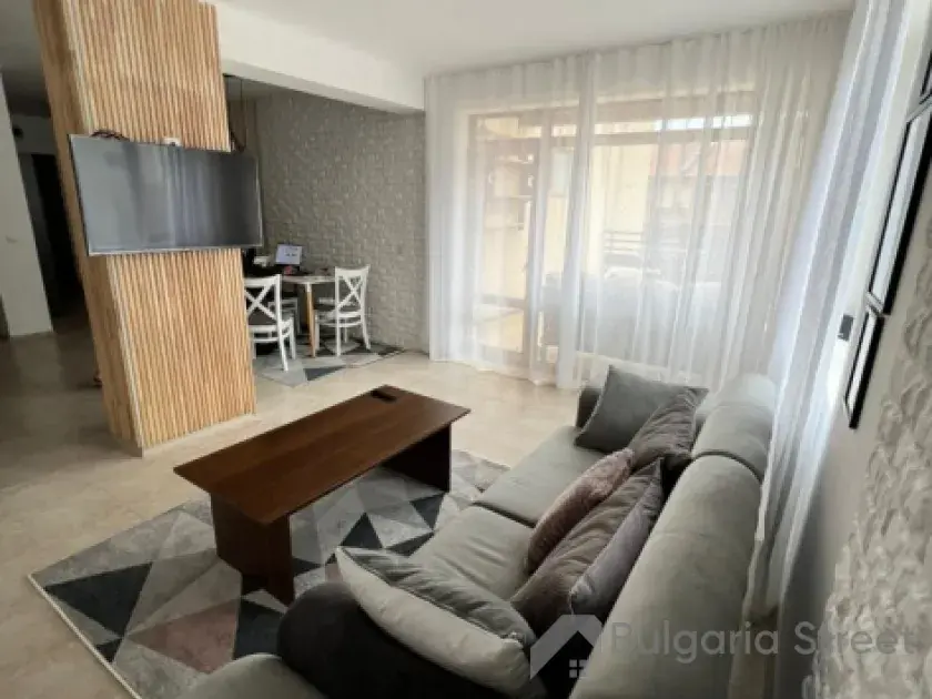 Sofa ze stolikiem