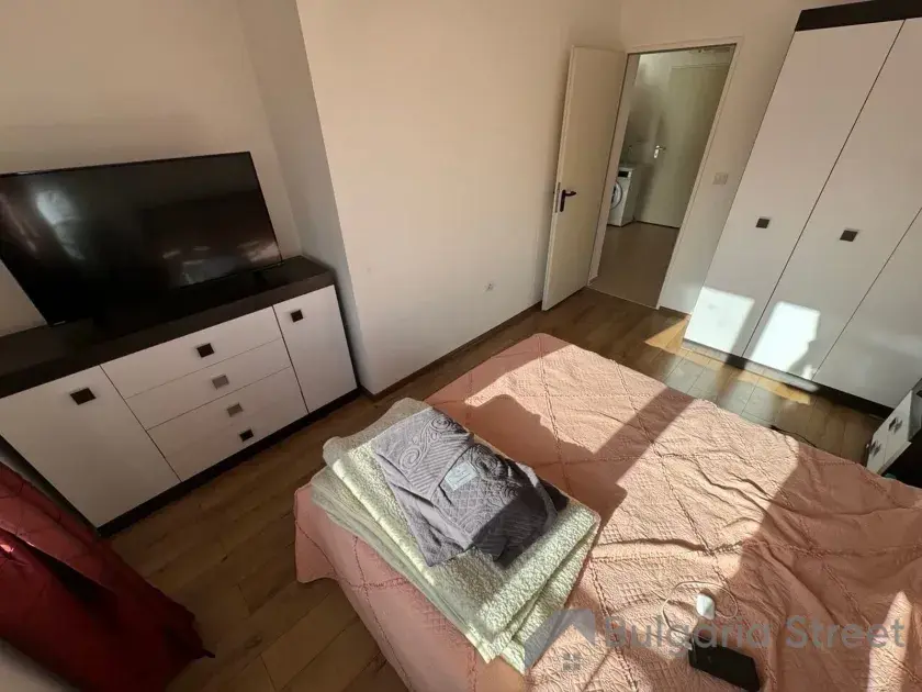 Telewizor i łóżko