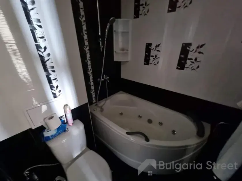 Łazienka z toaletą