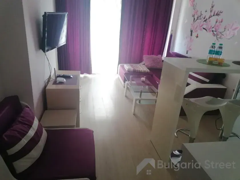 telewizor na ścianie
