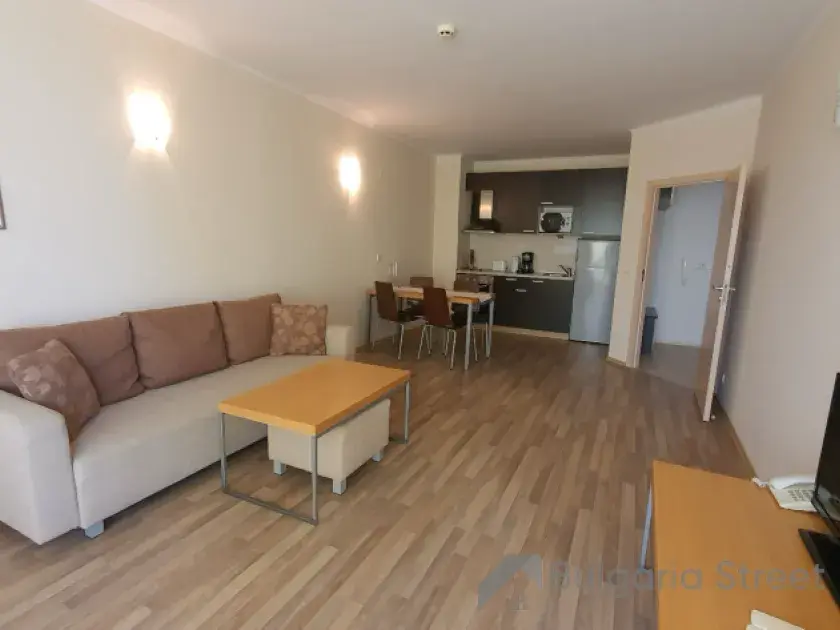 Sofa i zestaw kuchenny
