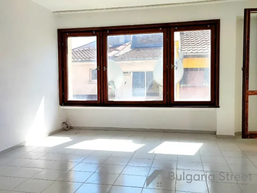 Salon bez mebli