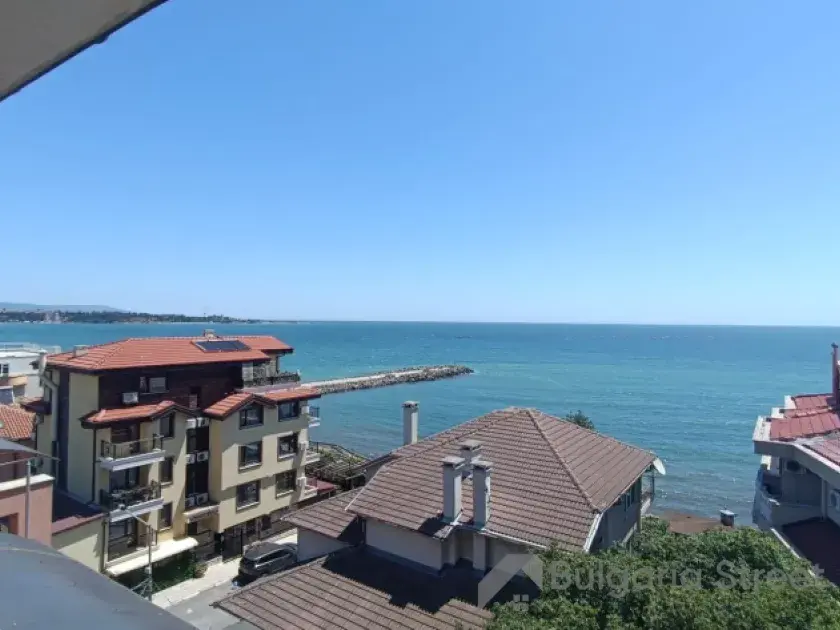 Widok na morze z tarasu mieszkania