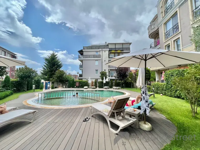 Piękny teren kompleksu Melia 10