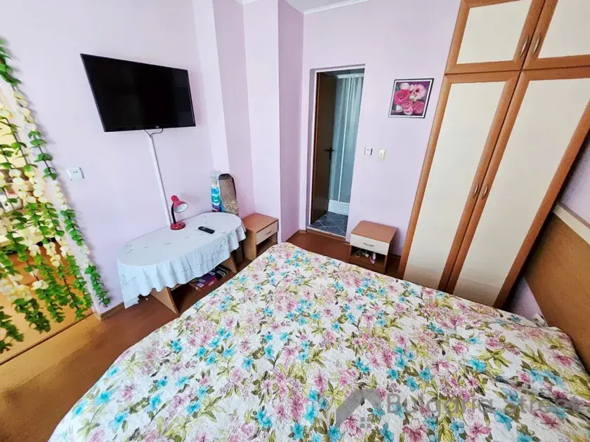 Telewizor na ścianie