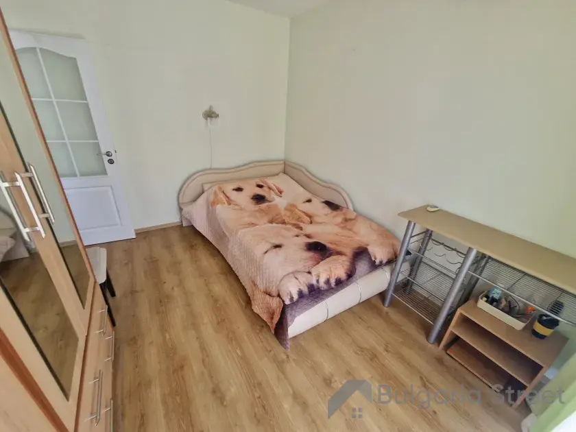łóżko w sypialni