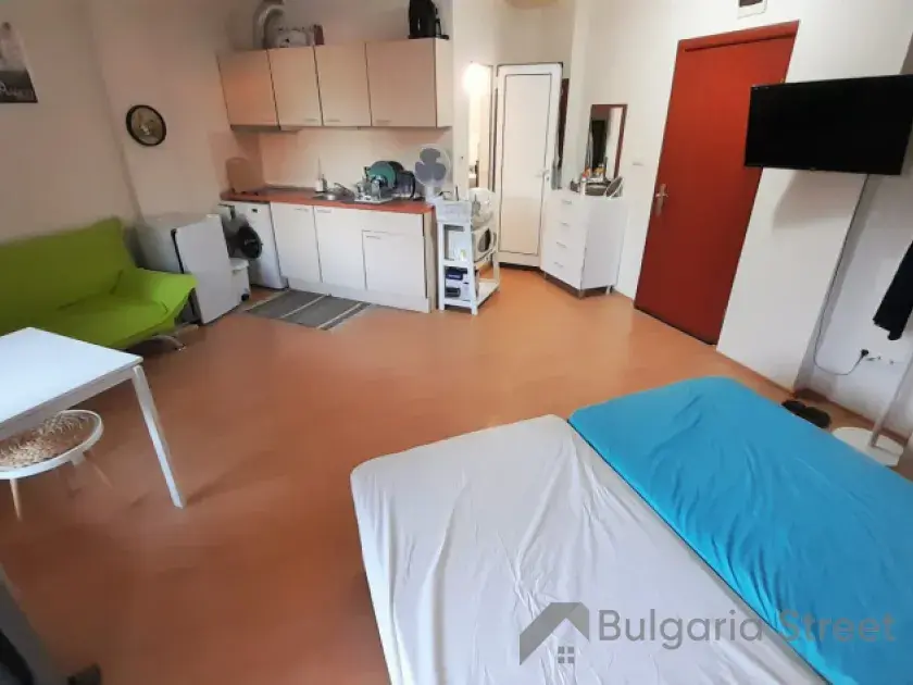 Telewizor i kanapa