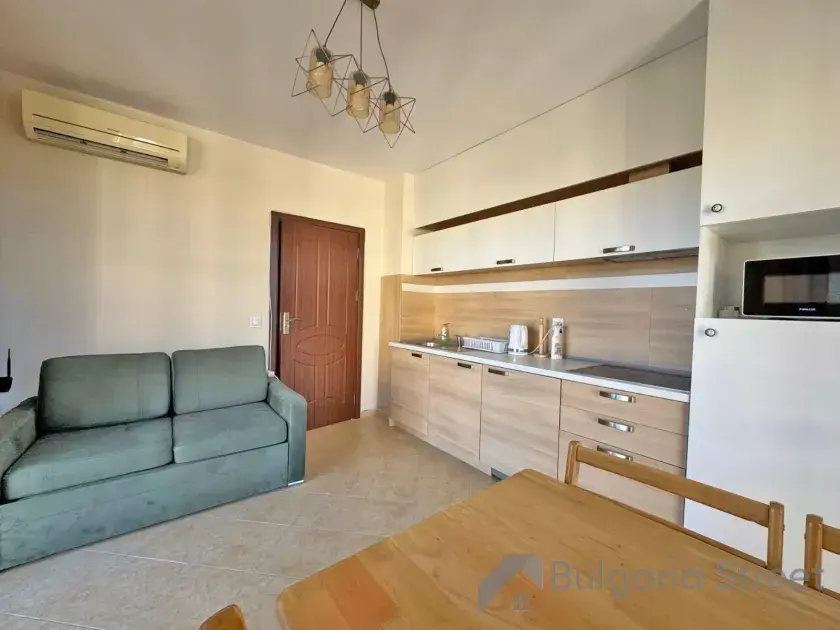 Sofa i kuchnia