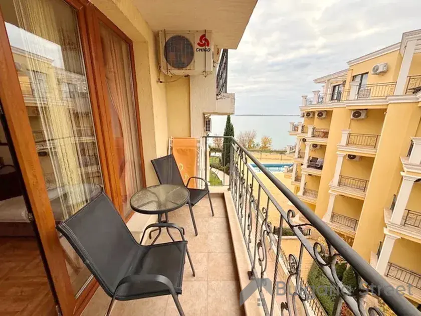 Kupić mieszkanie w kompleksie Royal Bay