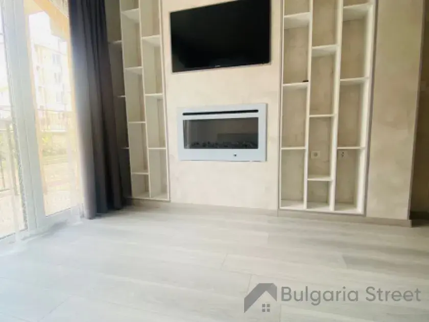 telewizor na ścianie