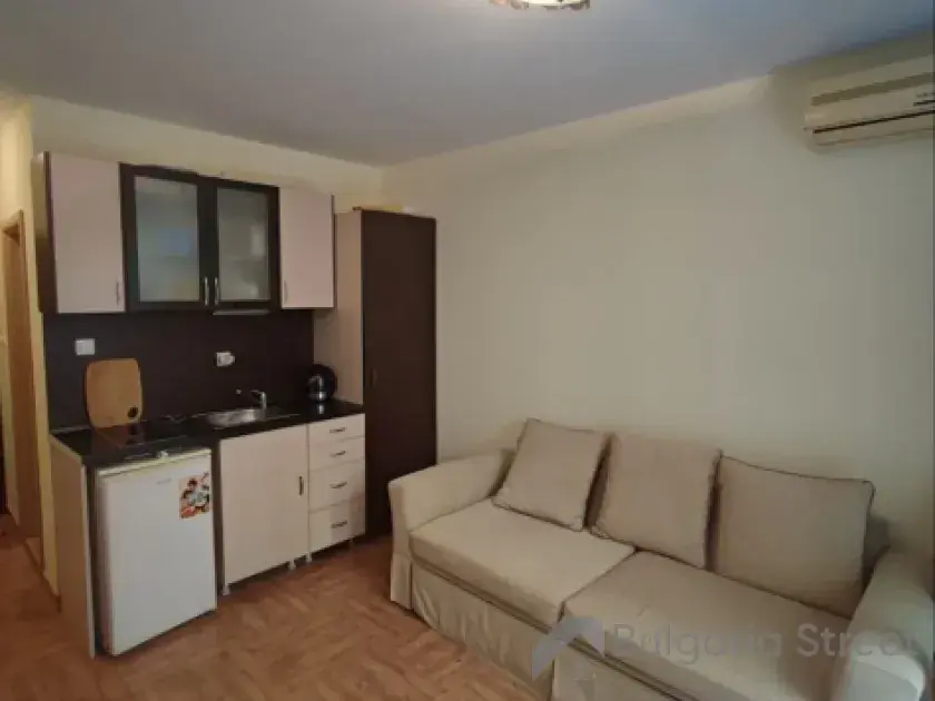 Sofa i kuchnia
