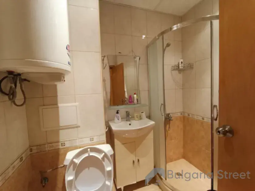 Łazienka z WC.