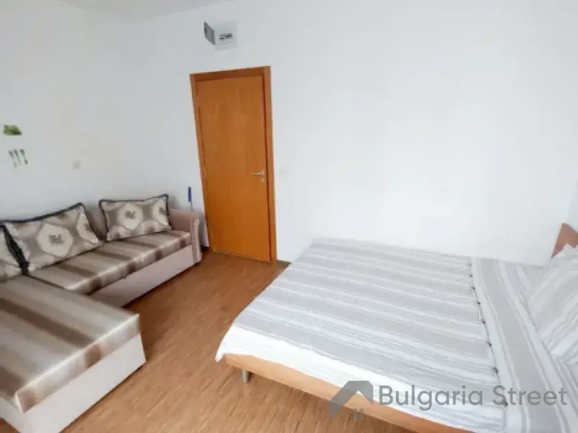 Łóżko i kanapa
