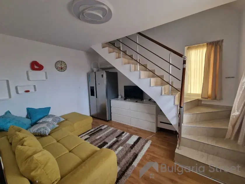 Sea Diamond | Trzypokojowe mieszkanie – mezzanette: salon