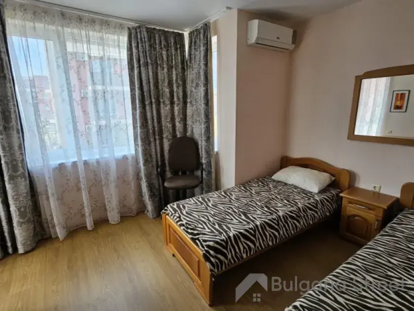 Trzypokojowe mieszkanie w kompleksie Holiday Fort