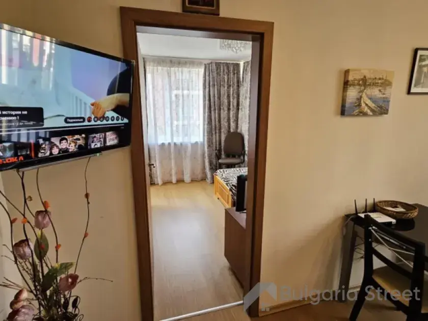 Telewizor na ścianie