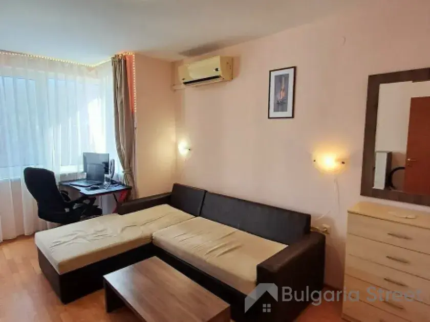 Sofa i stolik