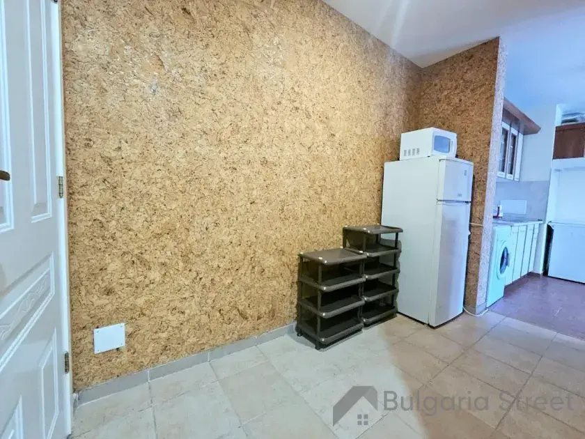 Lodówka i szafa